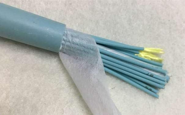 浦东新区欧孚光缆厂家：室内光缆和室外光缆的区别